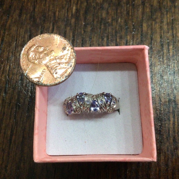 925 sterling silver ring with amethyst stones. Size 7 - Picture 7 of 7